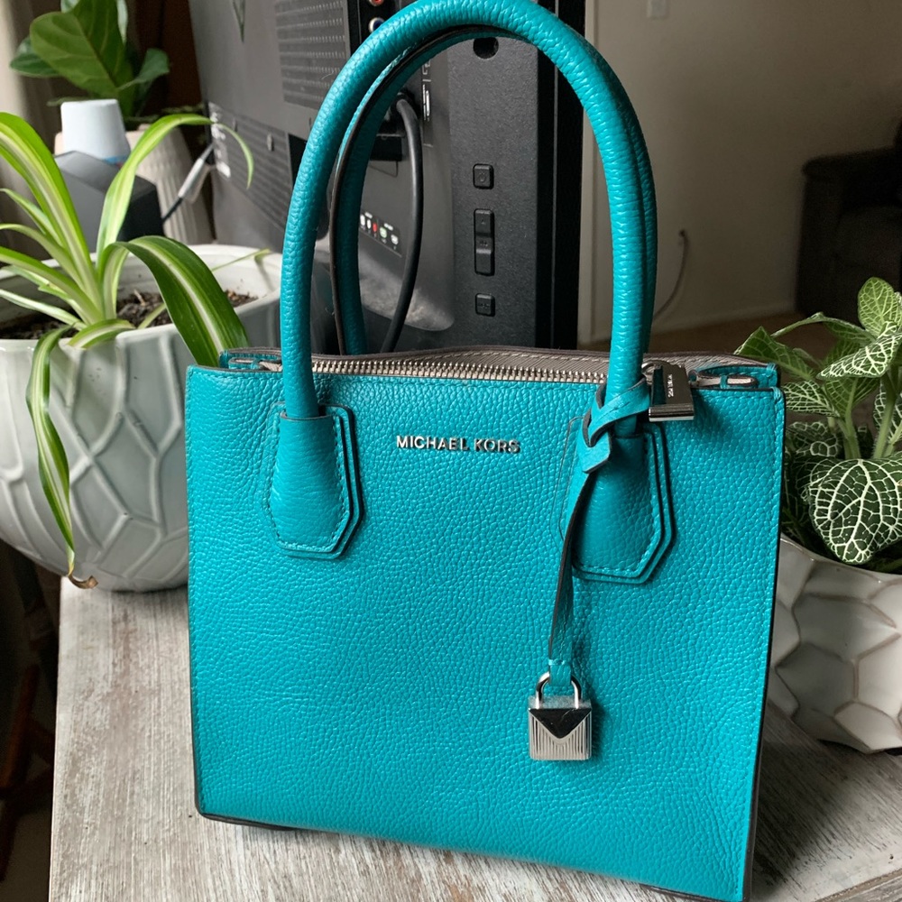 Michael kors turquoise small purse
